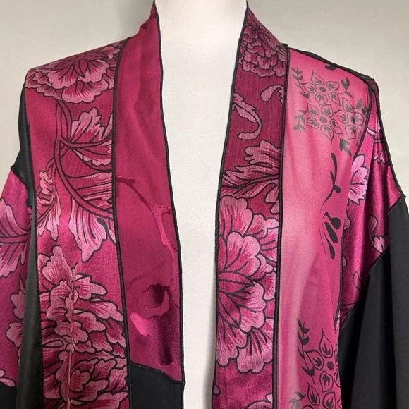 Units Vintage Silk Blend Kimono 1X Pink Black Floral Open Jacket Whimsigoth - Picture 6 of 10